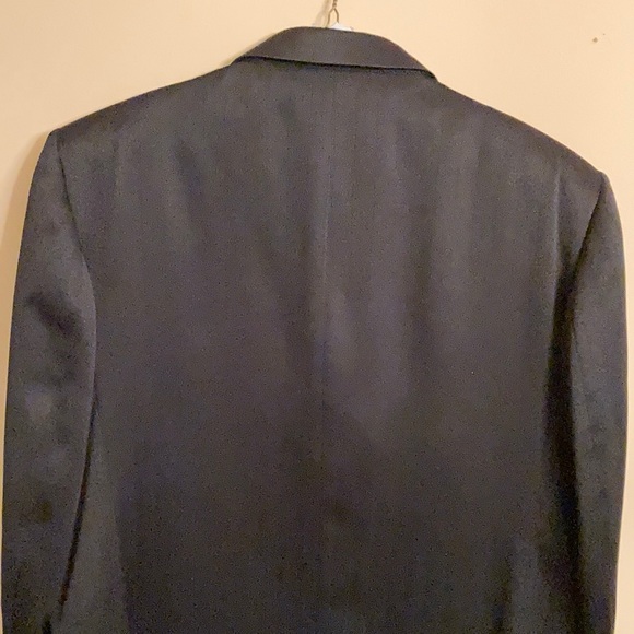 Gorgeous Black on Black Pinstripe Jacket w/matching Slacks and Shirt Top Hat tie - Picture 7 of 13